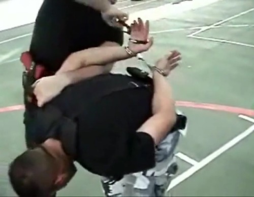 uniformslv:Captured!