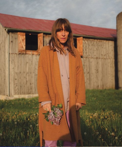 fuckyeahfeist:The Return of Feist: New Music and New Motherhood ⌨️ by Lesa Hannah  by Norm