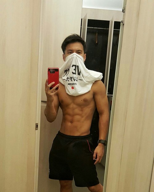 fuckyeahsgbois:  anakkampungperantauan: shamklang77:  Suke body mcm ni  fuh   Cute but was cuter before he bulked up