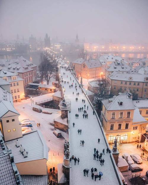 cafeinevitable:Winter in Prague