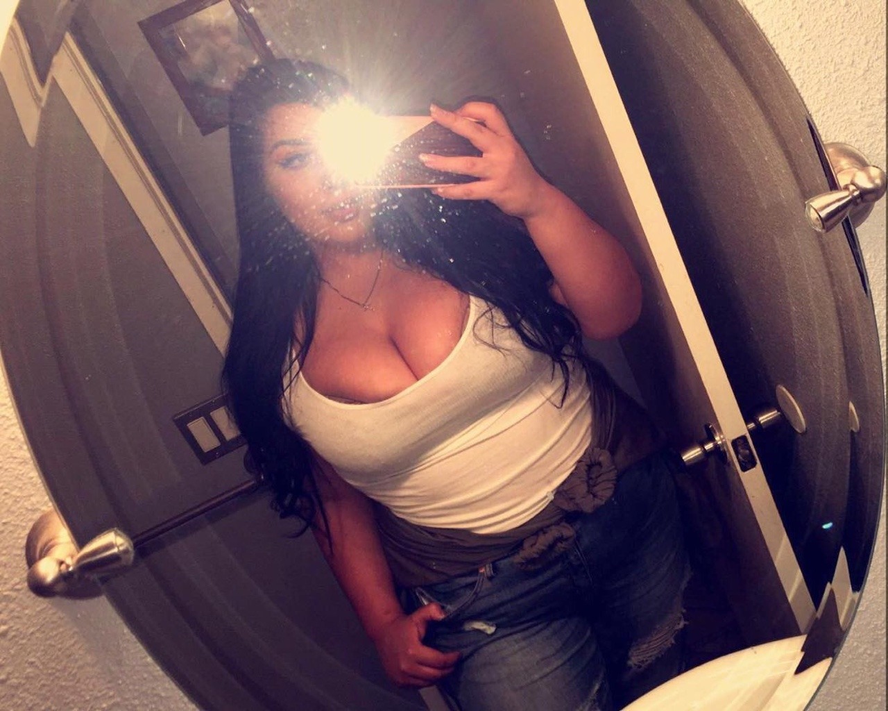 connoisseurofpussy6996:  Juicy Big Tits 🙃
