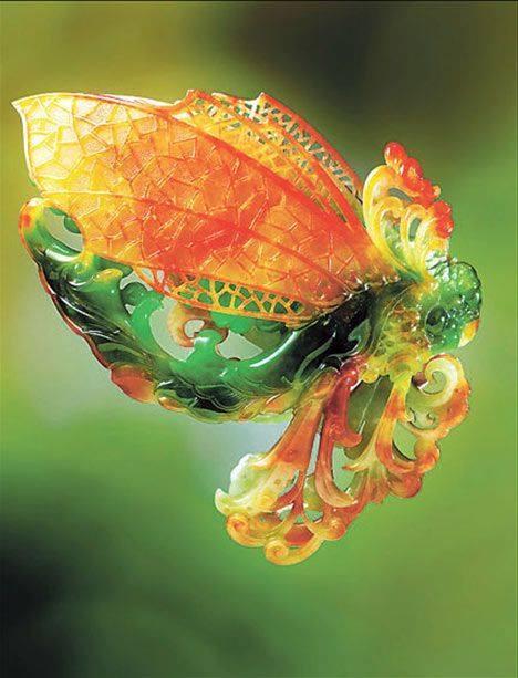 Jadeite butterflyMaster artist Wang Junyi made expert use of the changing hues in a piece of imperia