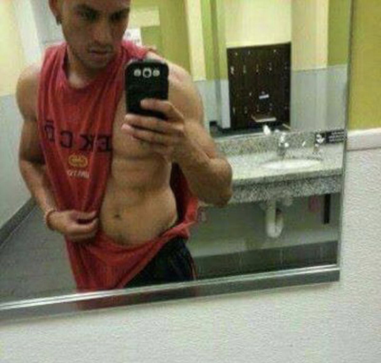 summerfreecity:  Wilfredo Parra, 26 - Mesa, AZ 😍😍😍 a fun guy to be with