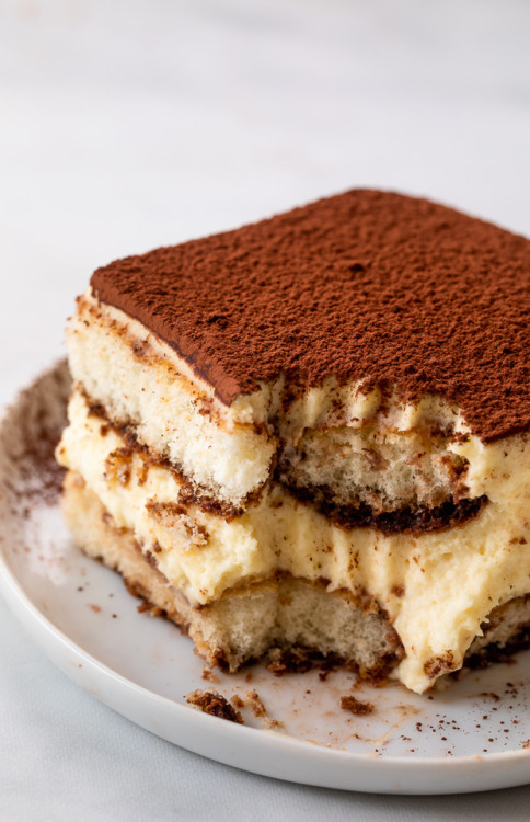 sweetoothgirl:    Italian Tiramisu for a Crowd