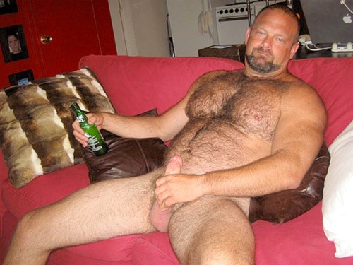 barebearx:  daddyhunter:  nippig:  http://nippig.tumblr.com/archive  Anyone know who this Daddy is and if so is he single.  *PLEASE FOLLOW ME ** ~ ♂♂*OVER 15,000 FOLLOWERS  ********** http://barebearx.tumblr.com/ **for HAIRY men & SEXY men**