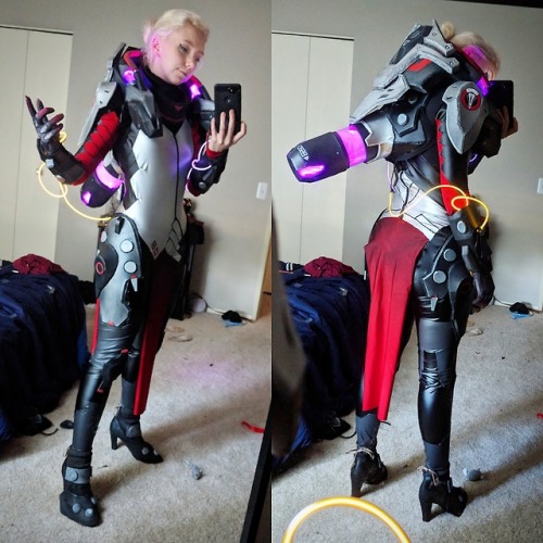 chimichanga-chan:So I made a Blackwatch Moira cosplay