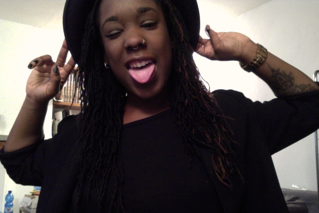 ambiguouslydefinite:  Hello beautiful people! 💞 sending you all good vibes on