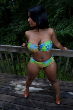 sothickwithit:  http://SoThickWithIt.com