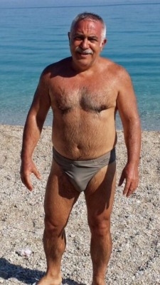 Daddyworship:  Grand Dad Bod! Sure Would Love To Taste What He’s Got In Those Trunks.