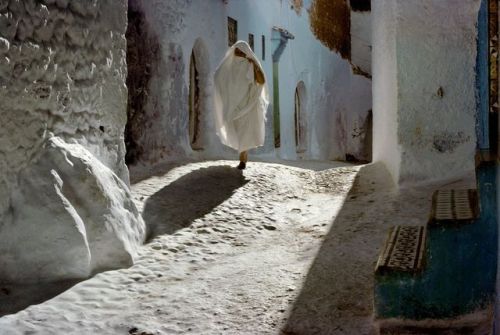 morobook:Morocco.Chechaouen. Street life in the Rif mountains.1987