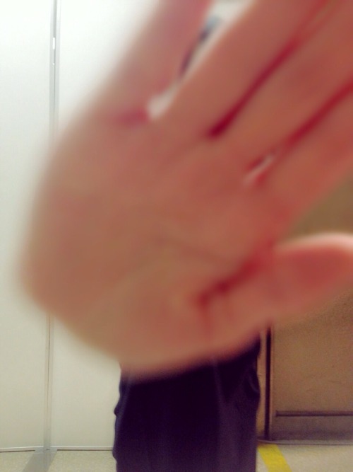 nnnnnn-nanasemaru—i-love-you: あすかちゃんはコー ヒーがだいすきです が、さすがに飲み過 ぎるとだめです。胃 がきもちわるいです 。 お誕生日おめで とうと1番に言って 
