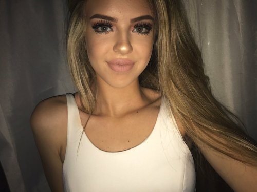 facebook-fuck-meat: This kind of perfect little princess needs her face covering in my thick hot spu