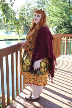 afatfox:  been to Spring Grove cemetery in Cincinnati? Nope? Go.also, my foxy photographer is awesome&lt;3Dress ~ Modcloth (4x)Shawl ~ ModclothHeadbands ~ Loli Millie via EtsyShoes ~ Journeys  