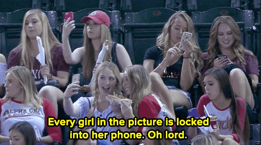 kishona:  micdotcom:   Male announcers mock young women for taking selfies during