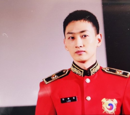 ★ 151224 Hyuk’s Military Band Performed At School Festival In Wonju And Hyuk Was The MC ~~ Finally