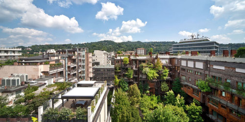 baital:  lorikov:asylum-art:Urban Treehouse Uses 150 Trees To Protect Residents From Noise And Pollution Luciano Pia, an architect in Italy, has a beautiful vision for how people and nature can live together even in a thoroughly urban landscape. 25 Verde,