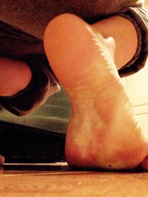cozytoesies5678:  On your mark… Get set… GUESS! The contest is officially started! You have until 10pm West Coast time on Sunday to submit up to 2 guesses! See my page for rules!