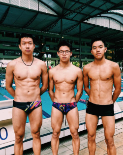 6sg:  sjiguy:Now drop the speedos and stand at attention 😉 What an odd pose. http://6sg.tumblr.com/archive