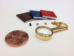 uispeccoll:  uispeccoll: Microscopic Miniature