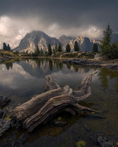 oneshotolive:Beautiful Lake in the Heart of the Dolomites, Italy [OC][1080x1350] IG @holysh0t: holy-