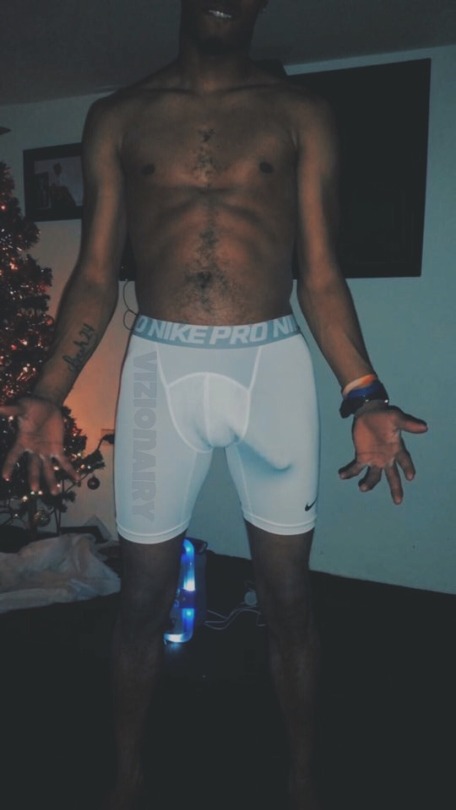 papichampoo89:  vizionairy:  Joshua Not my kind of dick but I’m sure there are some of you out there who love these type dicks 👀 Https://www.Vizionairy.tumblr.com   😍🍆