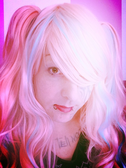 brokendoll666:  Haven’t posted a pic in awhile so…