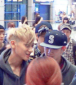 rosevic87:  Taohun left Incheon together, now they’ve returned together. still