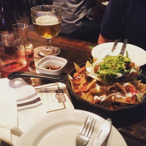 A little snack after dinner. #food #foodporn #nom #nachos (at Basin 141)