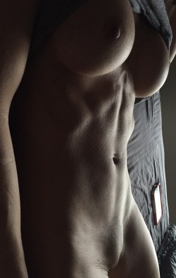 hotnsexymilf:  You know it’s going to be a good day when I wake up, look over and see this. 