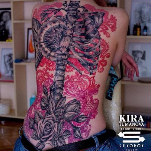 womenwithink:  By @kt.tattoo #backpiece #backtattoo #blackwork #ink #inked #inkedwomen #inkedgirls #inkedmodels #girlswithink #girlswithtattoos #womenwithink #womenwithtattoos #tattoo #tattooed #tattooedgirls #tattooedwomen #tattooedmodels
