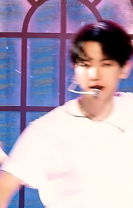 BAEKHYUNPineapple Slice, 240908
