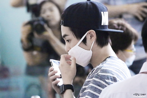 xiu-love-min:  150704 Gimpo Airport Departure. 이웃집 오빠 | do not edit. (1,2)