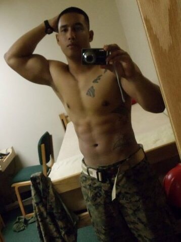 sexgestiveswag:  Thats hole looks toyed with.