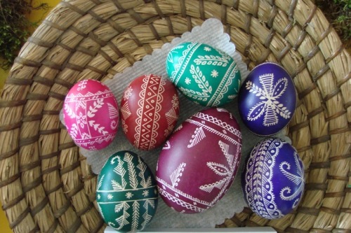 lamus-dworski:Old patterns on traditional pisanki (decorated Easter eggs) from the region of Opoczno