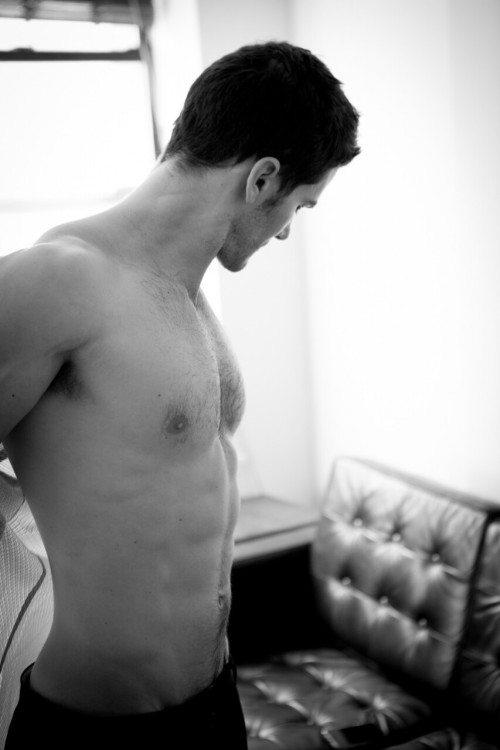 lovedudeperfectbody:  Ops… Naked!  Butttttt… Nice body!