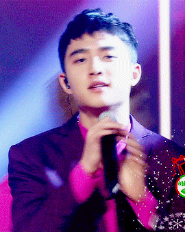 kyungsoo-squishy:   my babe looking fine (ft. jongin who can’t keep his tongue