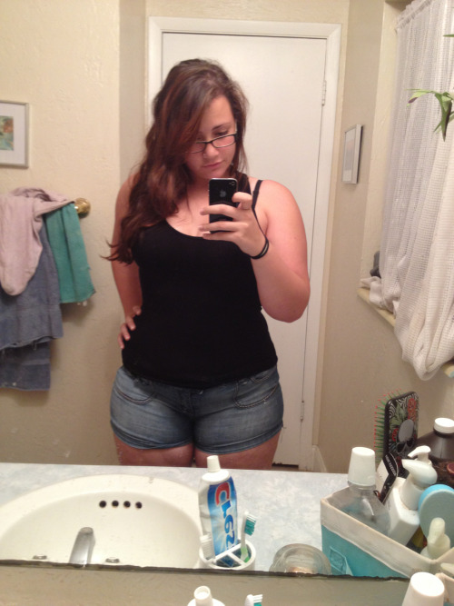 maraannemeyow:  I’m not skinny but I think I’m attractive 