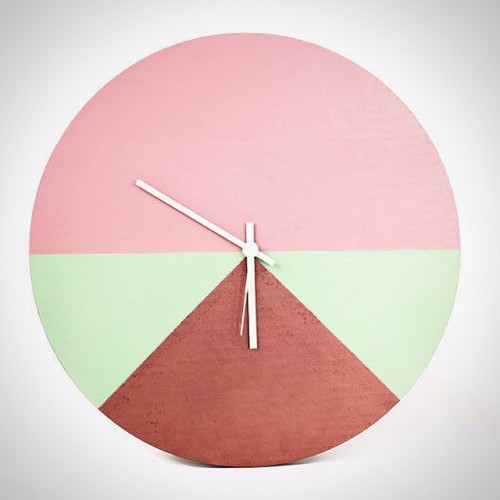 Who thought recycled cardboard could make something so cool?! ❤️ this Pastel Cardboard Clock by #car