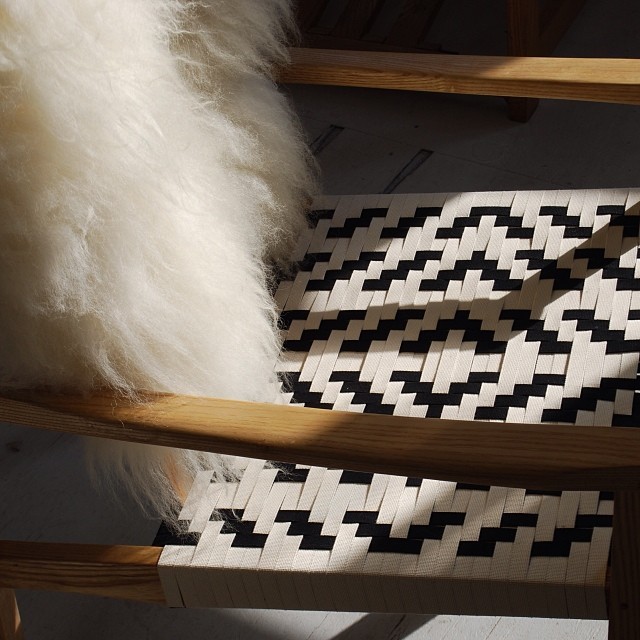 aportatextiles:  Shaker woven seat #aporta #aportatextiles #home #design #art #handmade