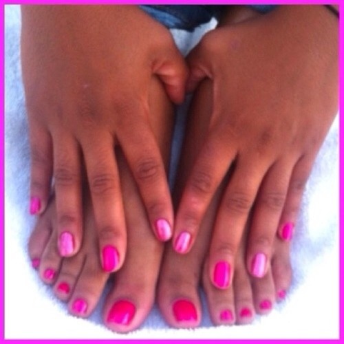 cute girls with amazing toe rings and cute feet