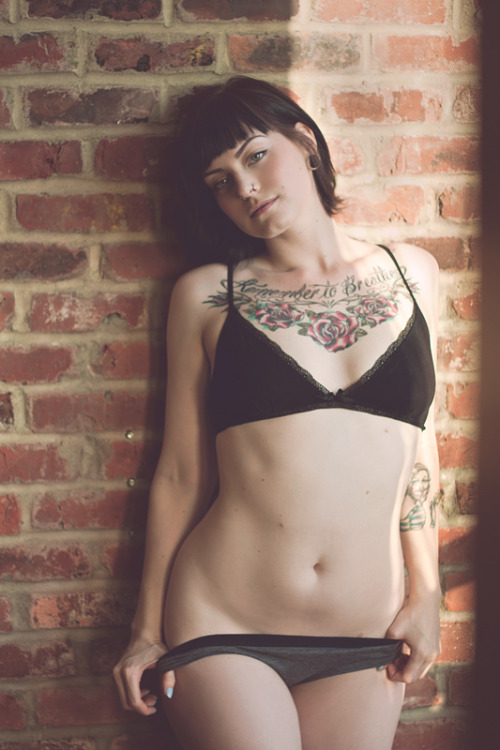 ceresleighmodel:  Photographer: iamchrischampagneModel: Ceres Leigh