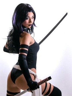 comicbookcosplay:  Psylocke