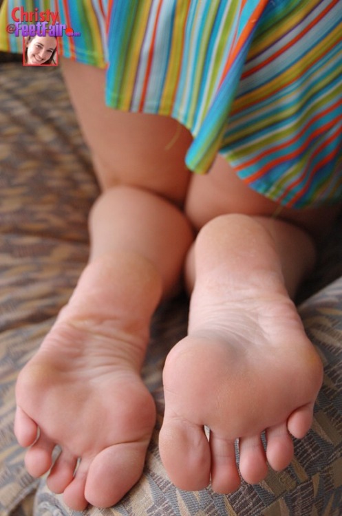 solesosilk:  feetnstuff:  Christy… Awesome soles  fuck 
