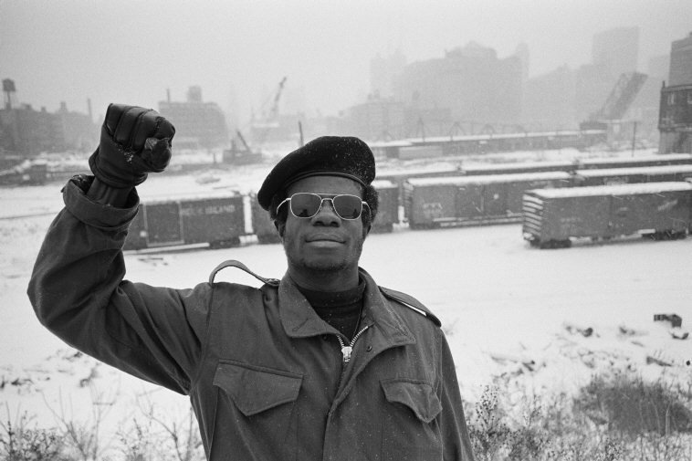 fotojournalismus:  Black Panthers in Chicago, Illinois, 1969. Photographs by Hiroji
