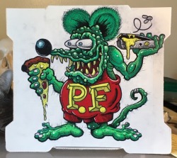 babyfaceoneill:  Pizza fink on pizza box I painted and cross hatched