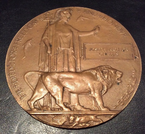 DEATH PENNY / Memorial Plaque Death Pennies were issued to the next of kin of every British and Empi