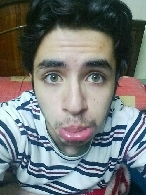 rds2994:  barbiebaddest:  Moroccan Teenager ! He’s So Cute ! 🇲🇦   Wow:$