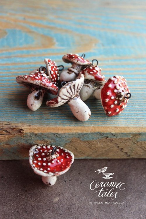 heatherwitch: littlealienproducts: Ceramic Mushroom Dining Ware by CeramicTale @thewitchofthenorseis