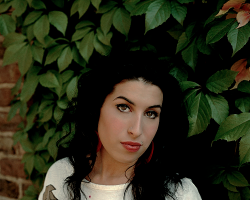 amyjdewinehouse:   Amy Winehouse photographed by Eva Vermandel, 2003    