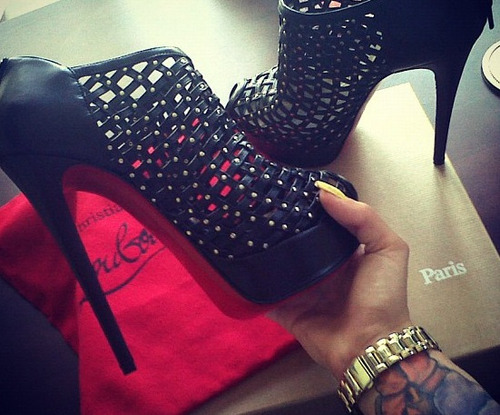 golddiggerr:  http://instagram.com/keepitklassyy 